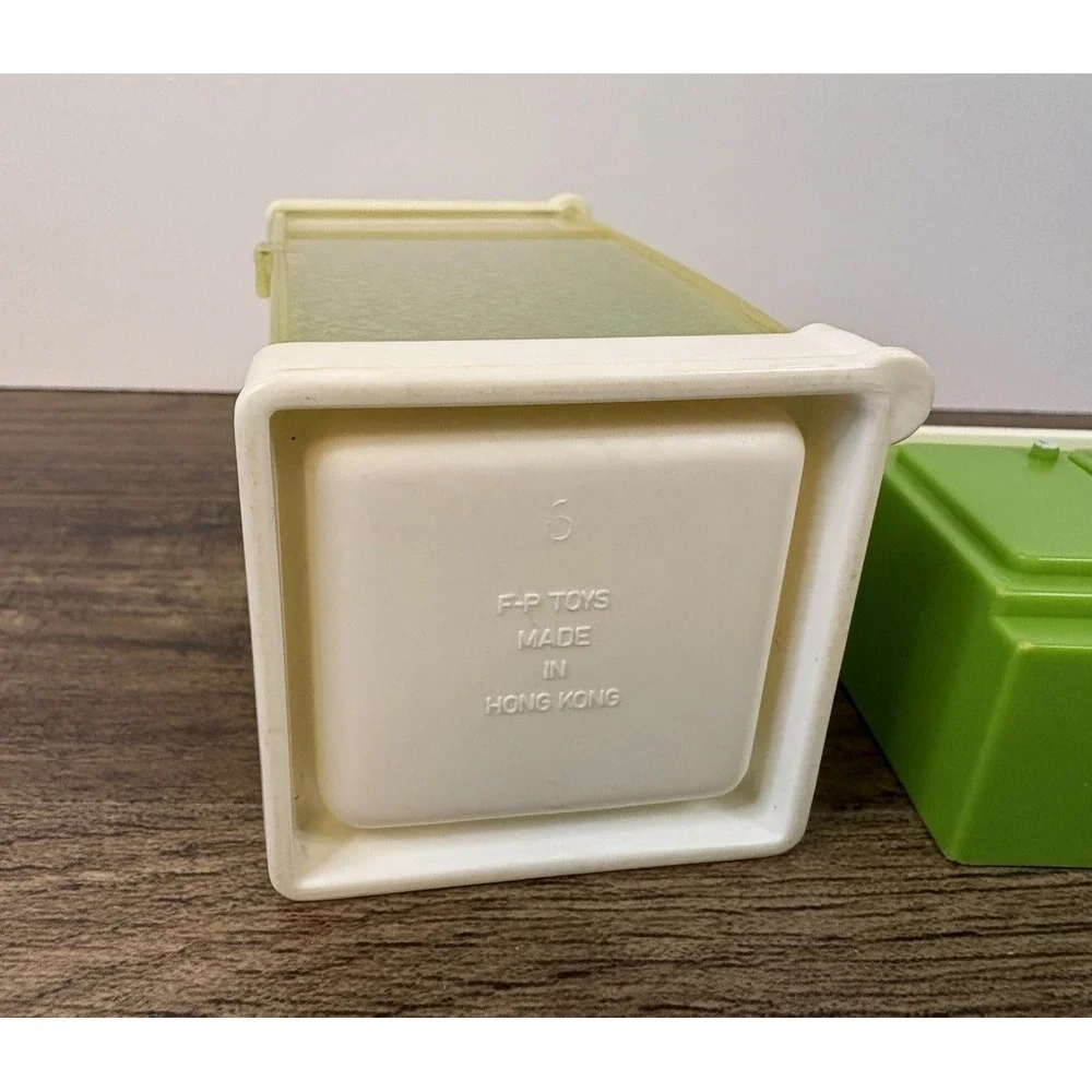 Vintage 1977 Fisher Price Dollhouse Family Green Bathroom Toilet Shower Vanity